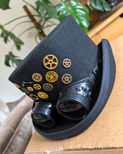 Black felt men - black,